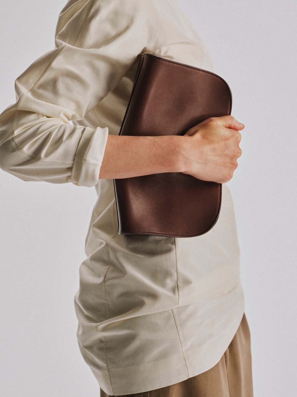 The Row Peggy Brown Leather Clutch - Inspired - Picture 3 of 13